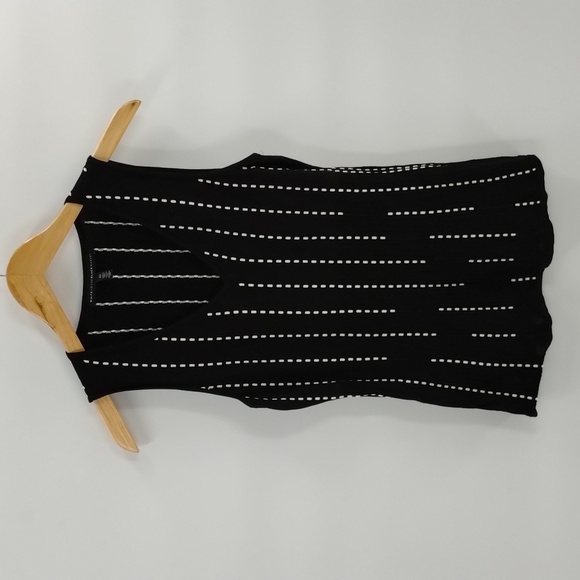 WHBM black with white vertical stitching sleeveless size XS stretch blouse - Picture 1 of 7